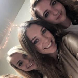 Meet your Posher, Caitlyn